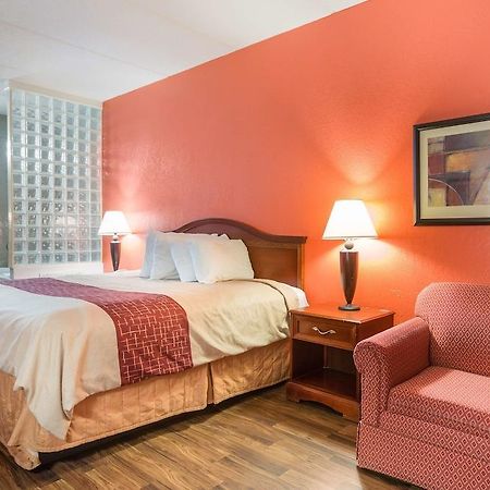 Budgetel Inns & Suites - Atlanta Galleria Stadium Смирна Экстерьер фото