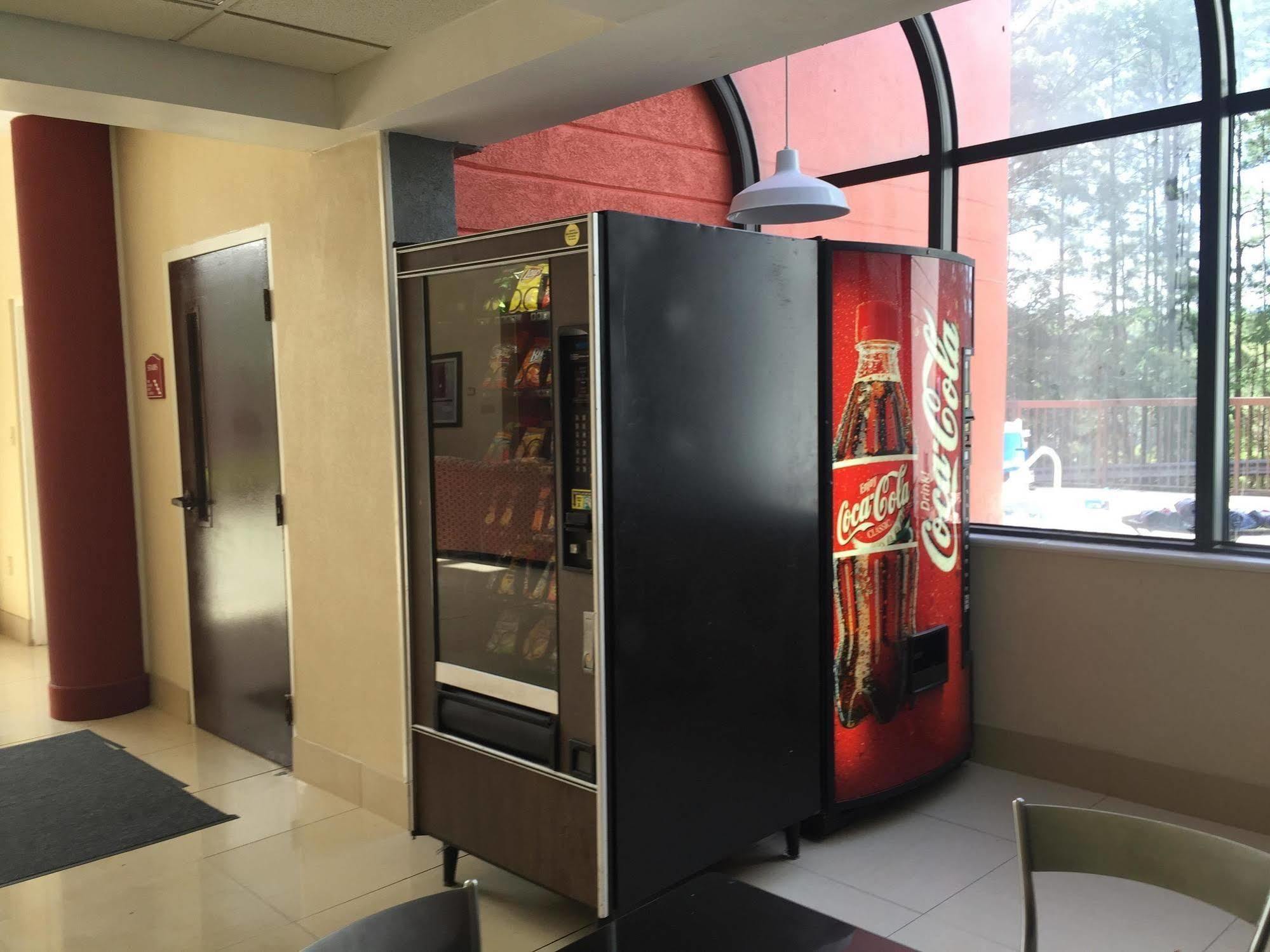 Budgetel Inns & Suites - Atlanta Galleria Stadium Смирна Экстерьер фото