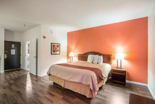 Budgetel Inns & Suites - Atlanta Galleria Stadium Смирна Экстерьер фото